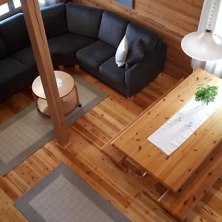尼尼兰登木屋假日公园 *