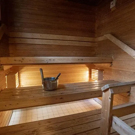 尼尼兰登木屋假日公园 假日公园 Kolinkylä