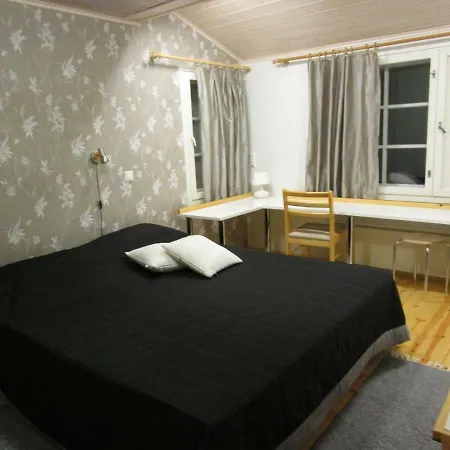 尼尼兰登木屋假日公园 Kolinkylä